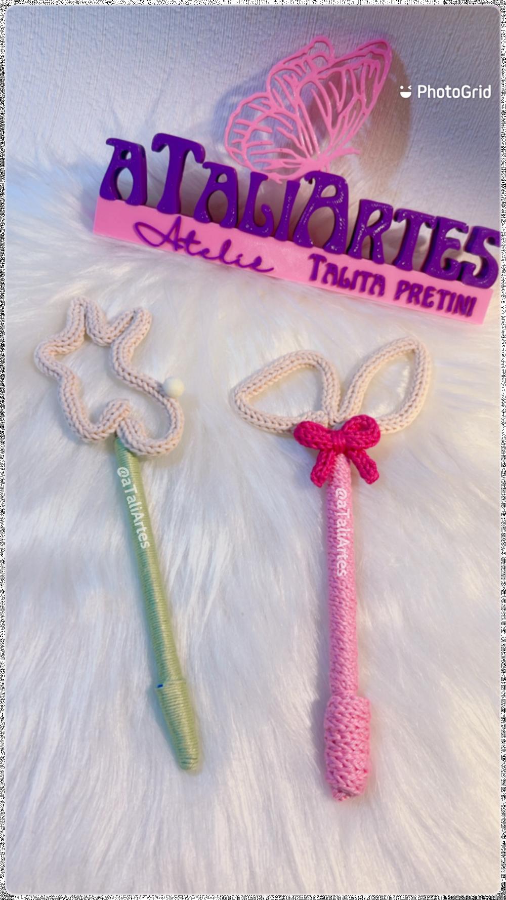 Caneta decorada personalizada em tricotin