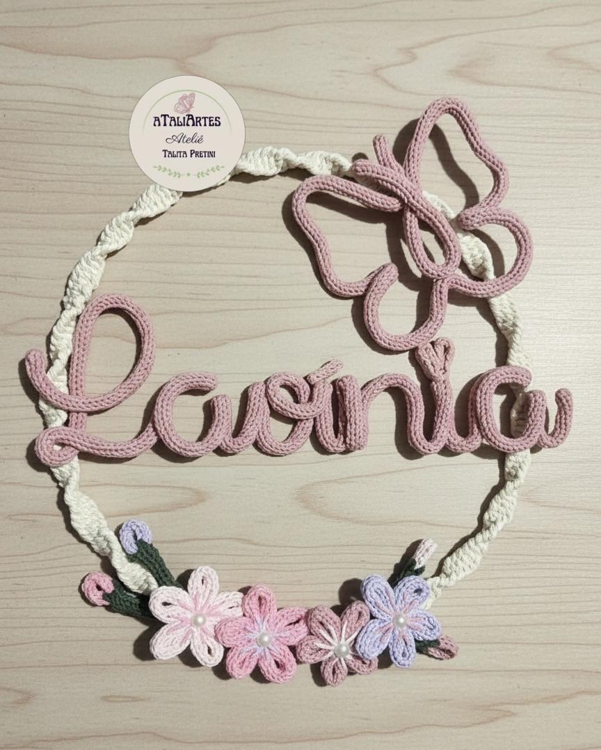 Porta maternidade Guirlanda margaridas macramê com tricotin pers