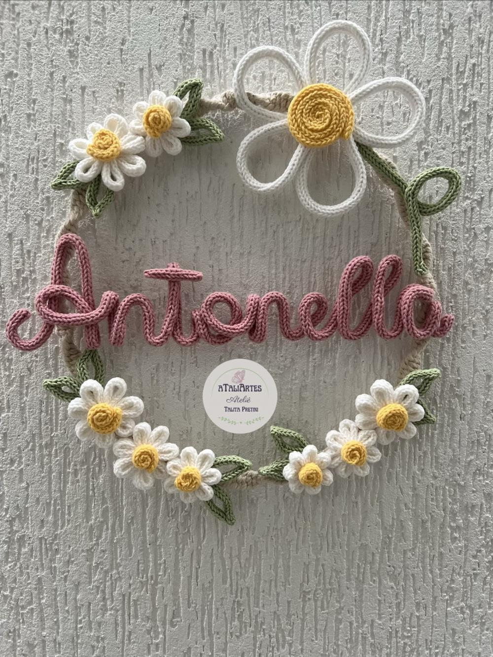 Porta maternidade Margaridas guirlanda macramê com tricotin