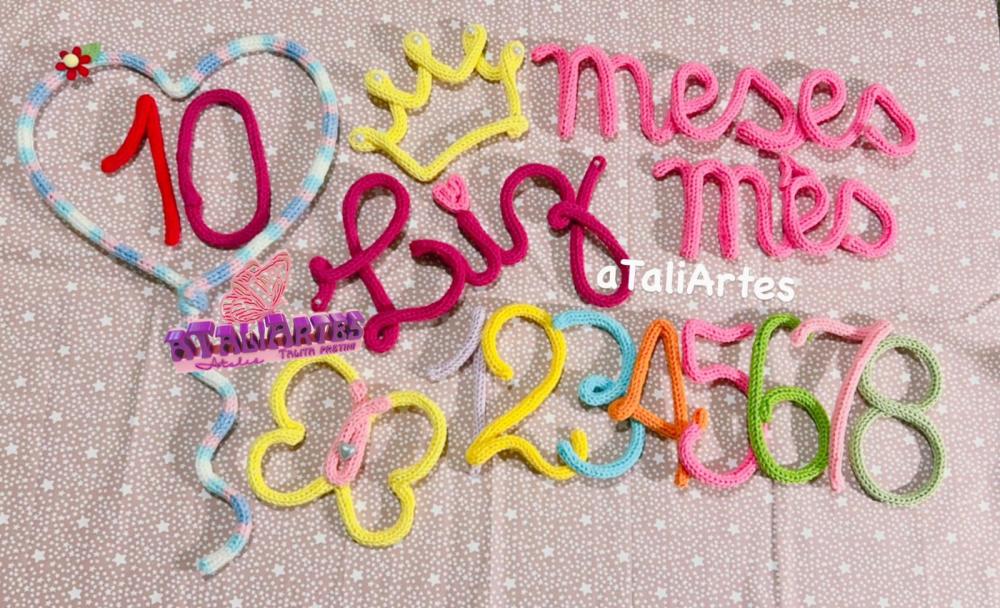 Kit Mêsversário Princesa coroa + borboleta + Nome Personalizado