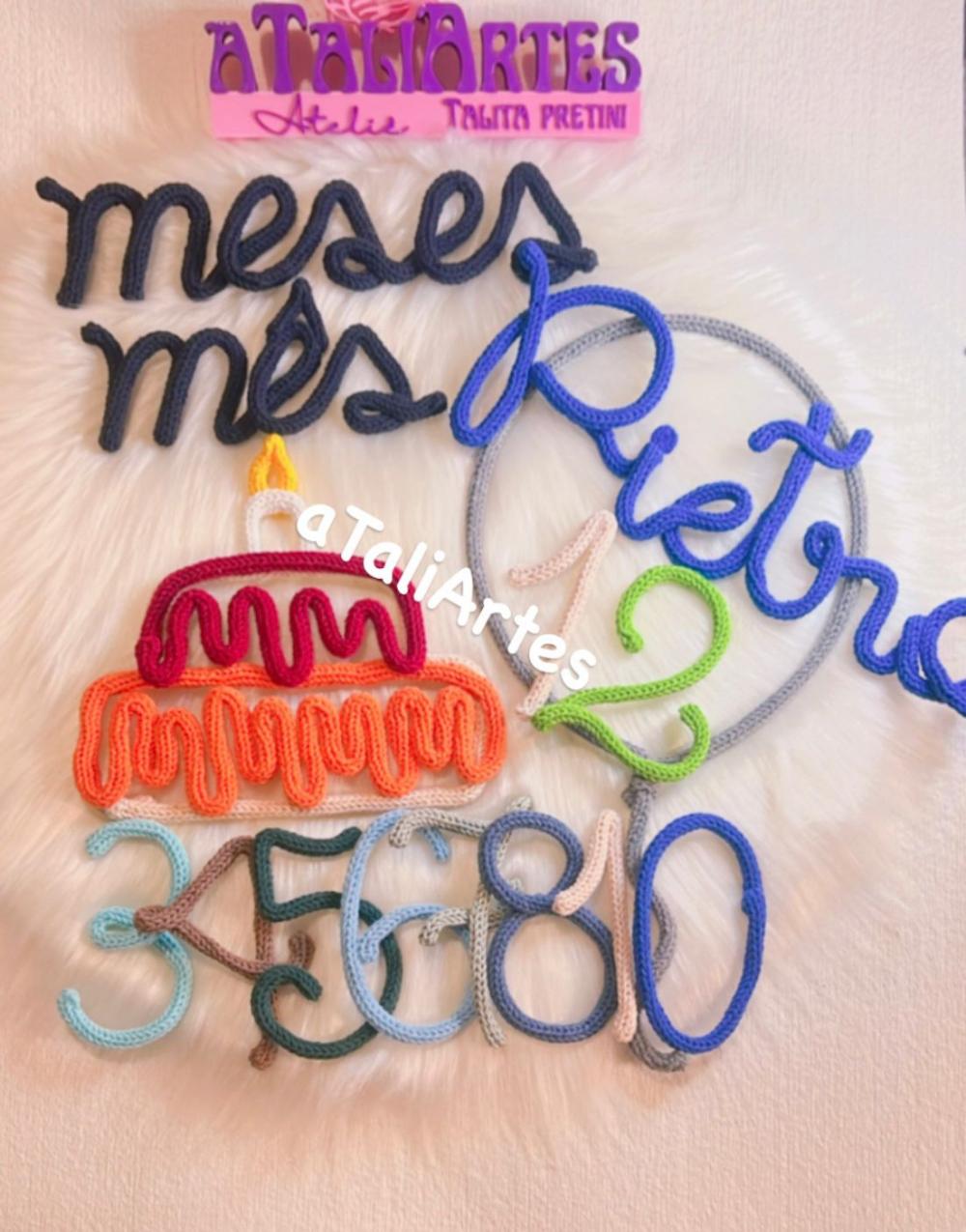 Kit Mêsversário Bolo + nome personalizado em Tricotin