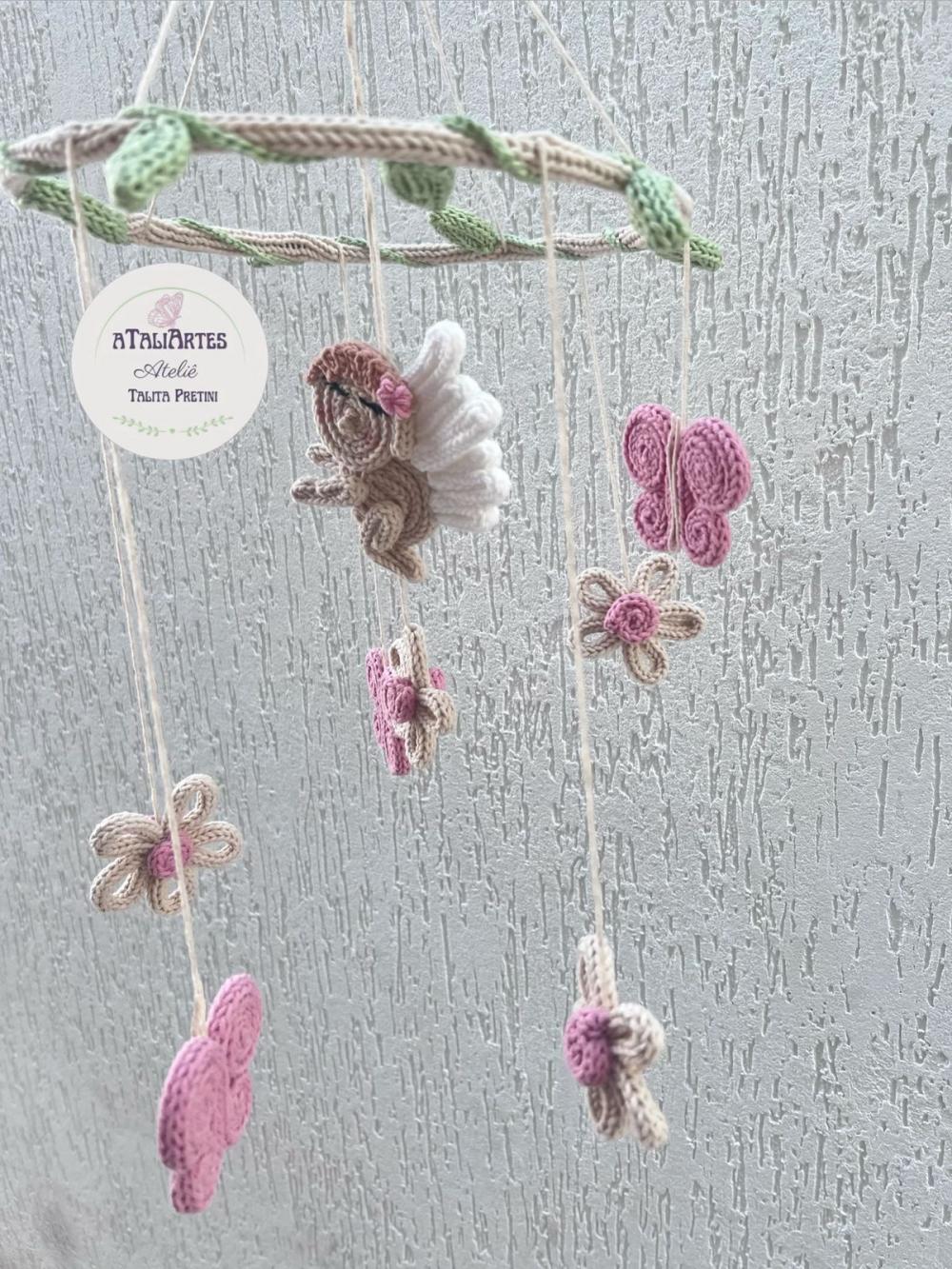 Móbile Flores, Borboletas e Anjinha em Tricotin