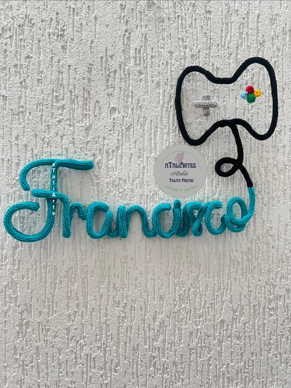 Nome Decorativo com Controle Remoto em Tricotin