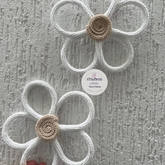 Kit 03 Unidades Flor Decorativa de Parede em Tricotin