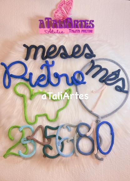 Kit Mêsversário Dinossauro com Nome em Tricotin