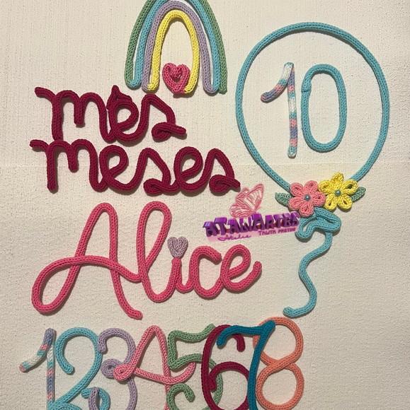 Kit Mêsversário Menina Arco-íris de Amor com Nome Tricotin