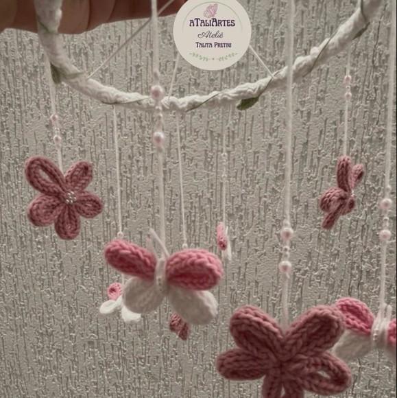 Móbile Borboletas e Flores em Tricotin
