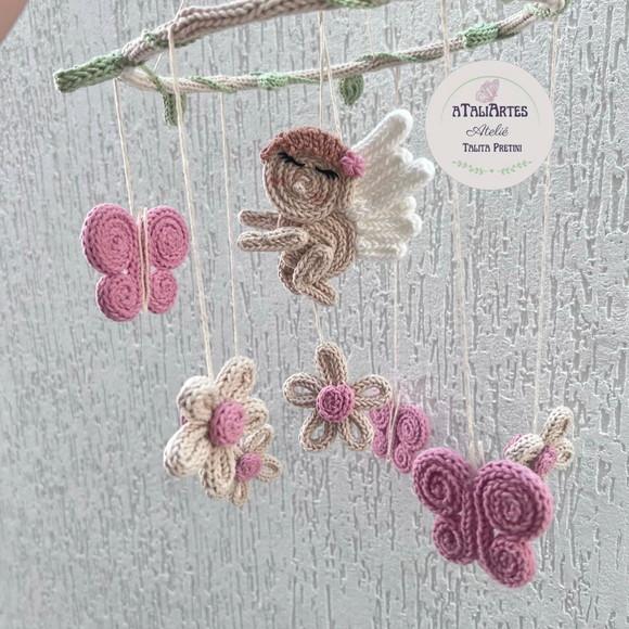Móbile Flores, Borboletas e Anjinha em Tricotin