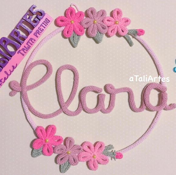 Porta Maternidade 6 Flores, Brotos e Folhas em Tricotin