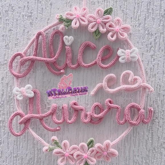 Porta Maternidade de Gêmeas Borboletas e Flores em Tricotin