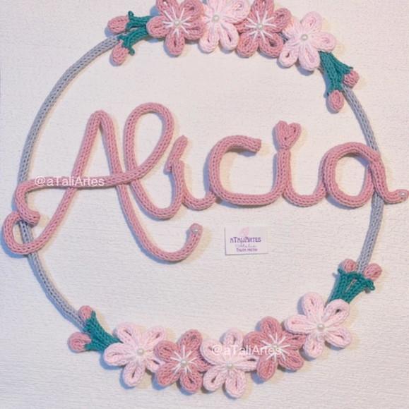 Porta Maternidade Flores Delicadas Personalizadas em Tricotin