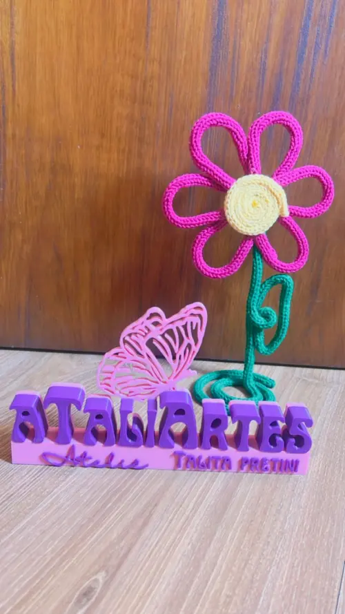 Flor decorativa personalizada em tricotin