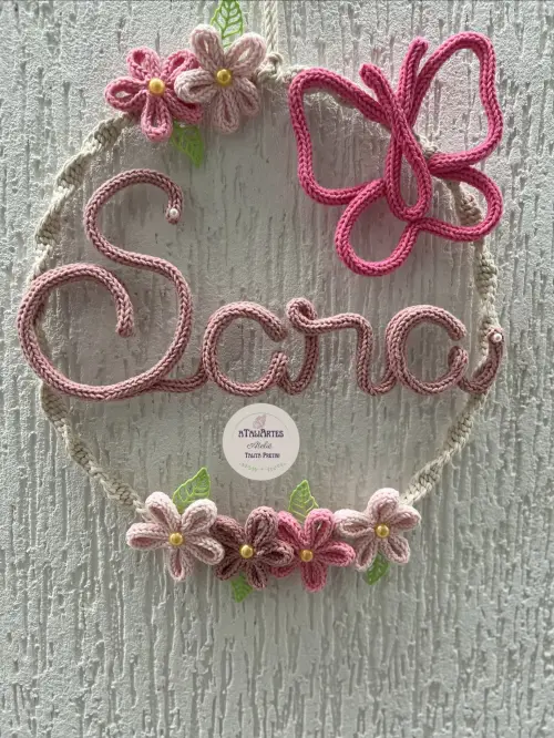 Porta maternidade Guirlanda margaridas macramê com tricotin pers