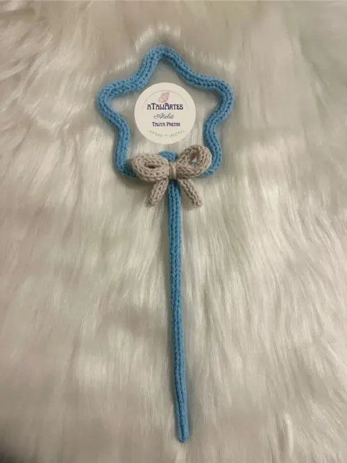Varinha Mágica Personalizada em Tricotin