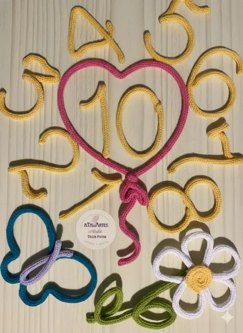 Kit Mêsversário Menina 03 Desenhos Personalizado Tricotin