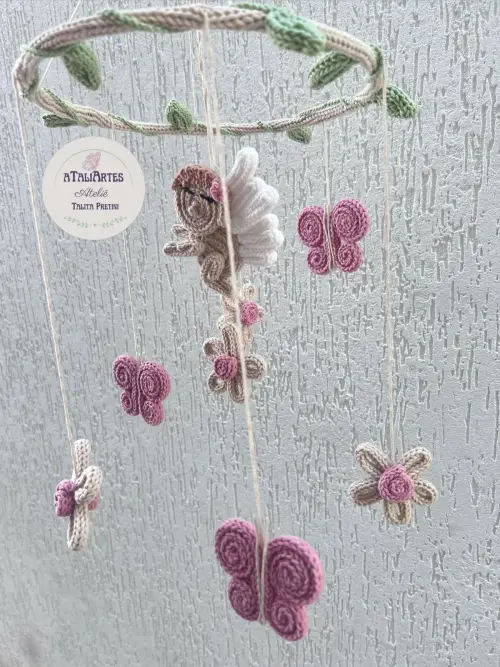 Móbile Flores, Borboletas e Anjinha em Tricotin