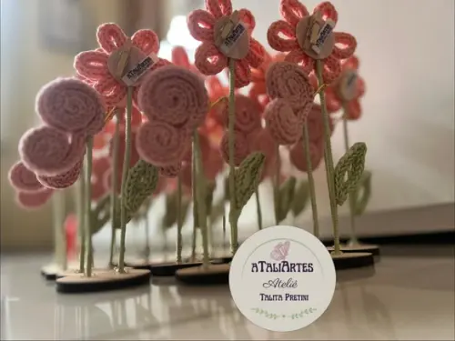 20unds Centro de Mesa e Lembrancinha Jardim em Tricotin