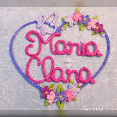 Porta maternidade guirlanda de Coração Flores e Borboleta Nome Composto Tricotin