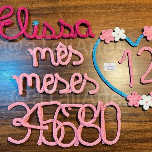 Kit Mêsversário Coração Floral em Tricotin