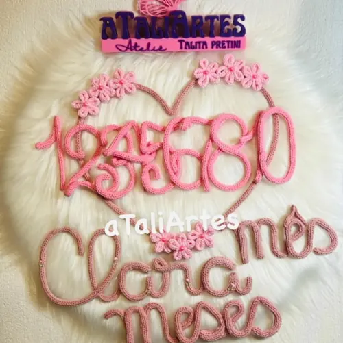Kit Mêsversário Coração Floral em Tricotin