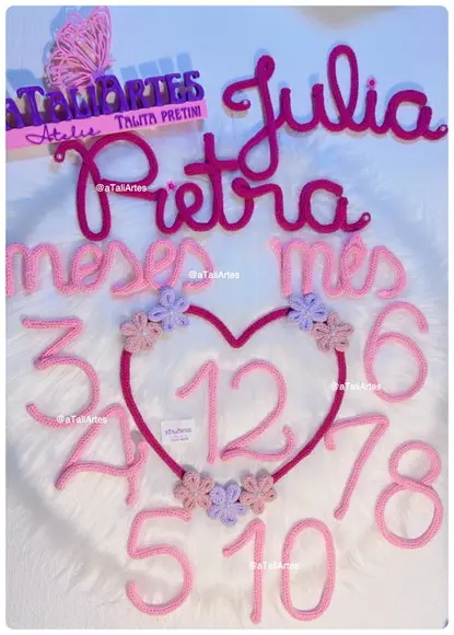 Kit Mêsversário Coração Floral em Tricotin