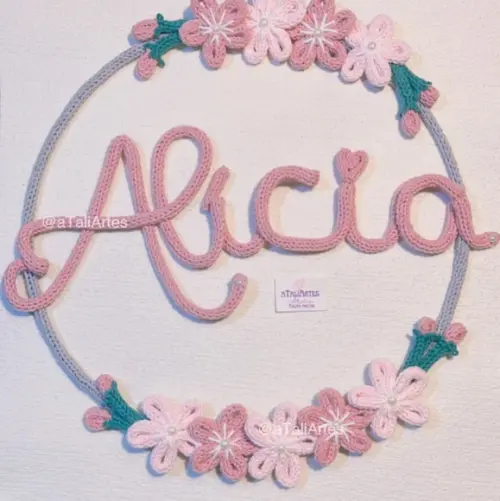 Porta Maternidade Flores Delicadas Personalizadas em Tricotin