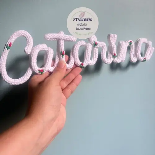 Porta Maternidade Nome com Bordado personalizado em tricotin