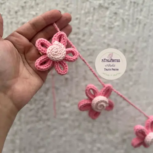 Varal de Flores Decorativas Personalizadas em Tricotin