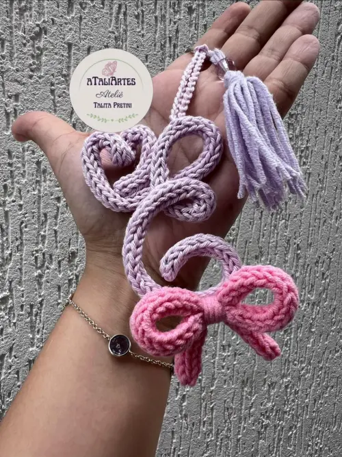 Chaveiro de Letra Feminino Personalizado em Tricoctin