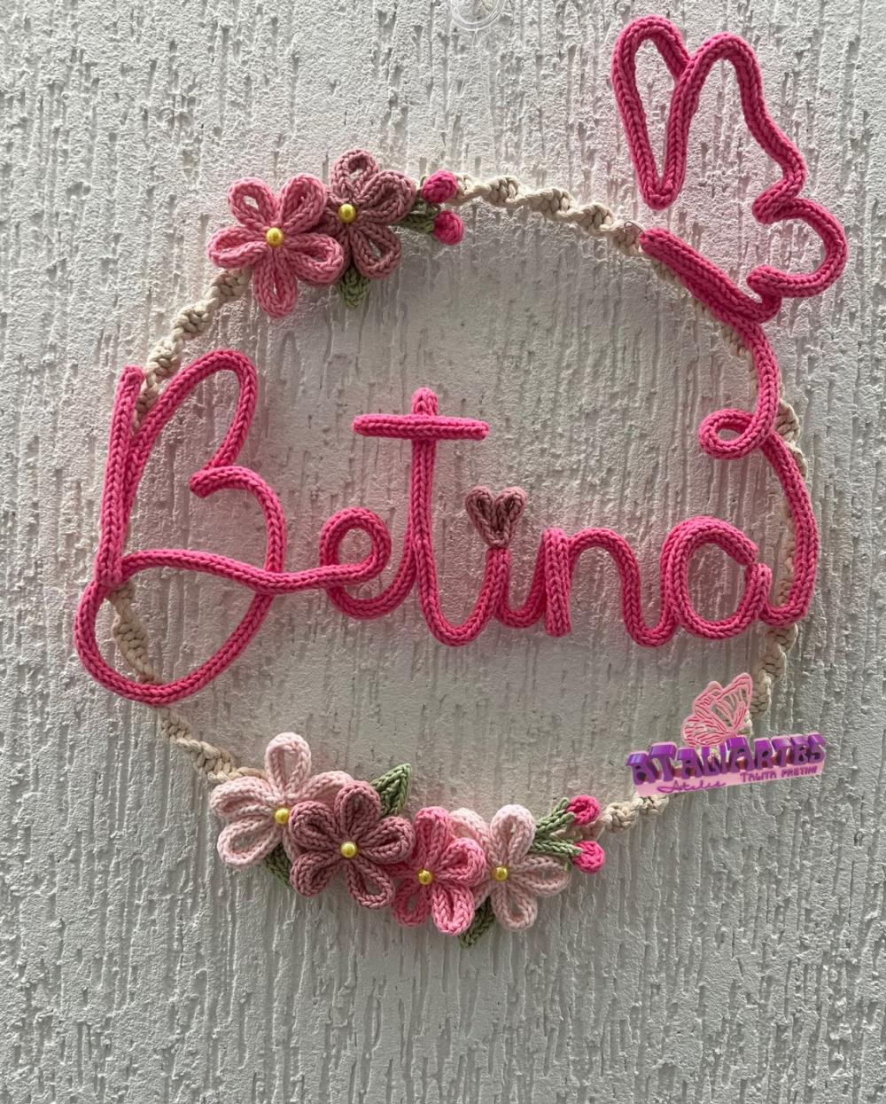 Enfeite de porta maternidade Menina em Alta Macramê com Tricotin