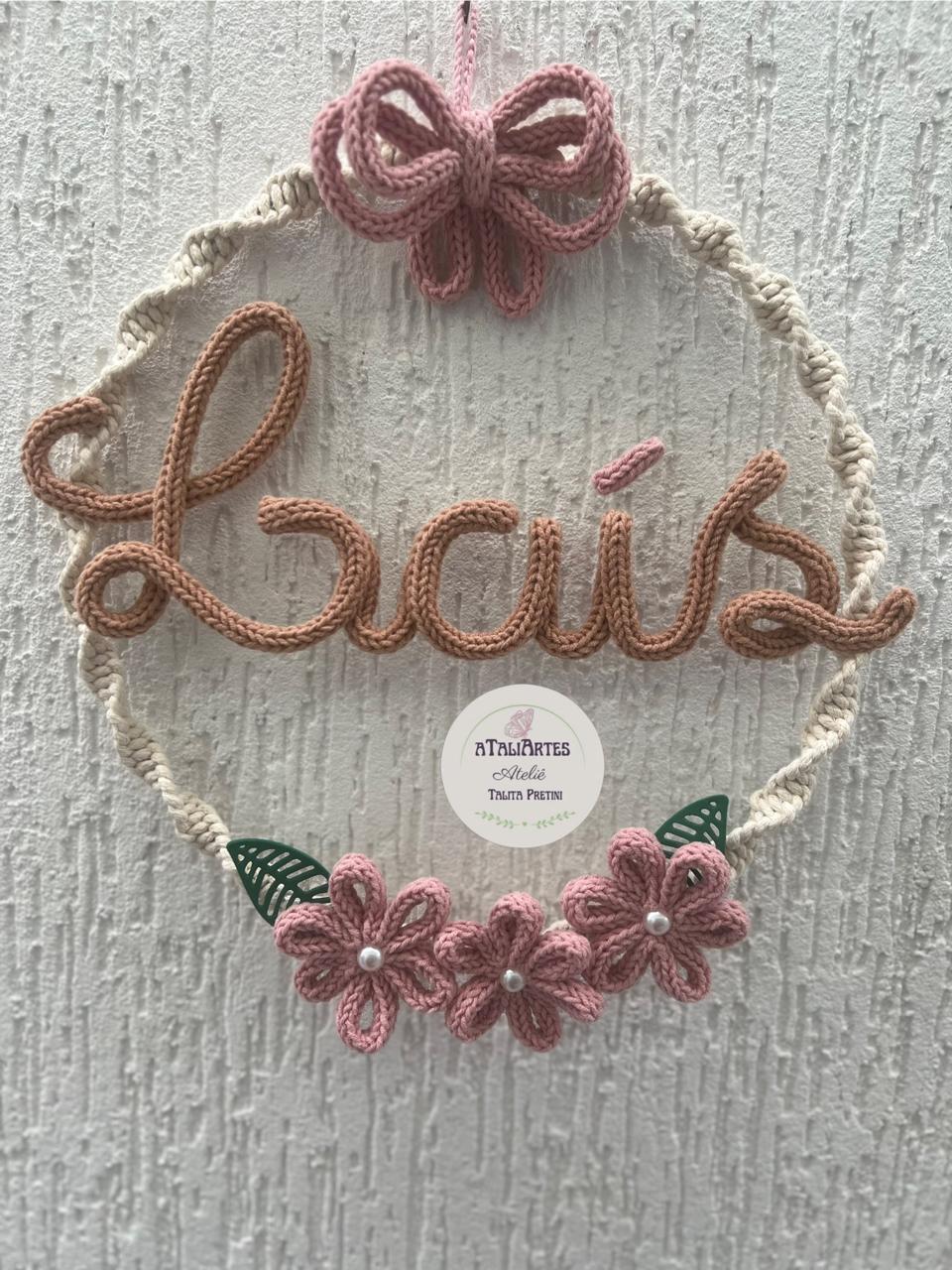 Enfeite de porta maternidade Menina em Alta Macramê com Tricotin