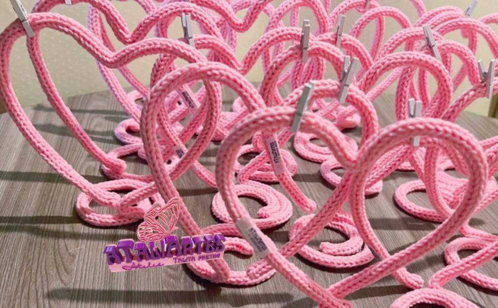 10 unidades Coração centro de mesa e porta retrato de tricotin