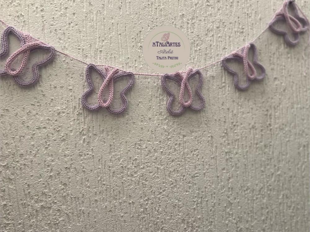 Varal de borboletas personalizado em tricotin
