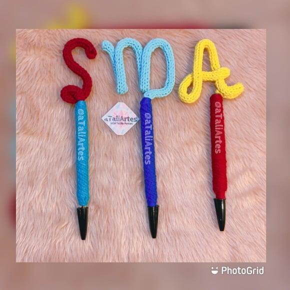 02 Unds Caneta Personalizada em Tricotin Desenho ou Letra