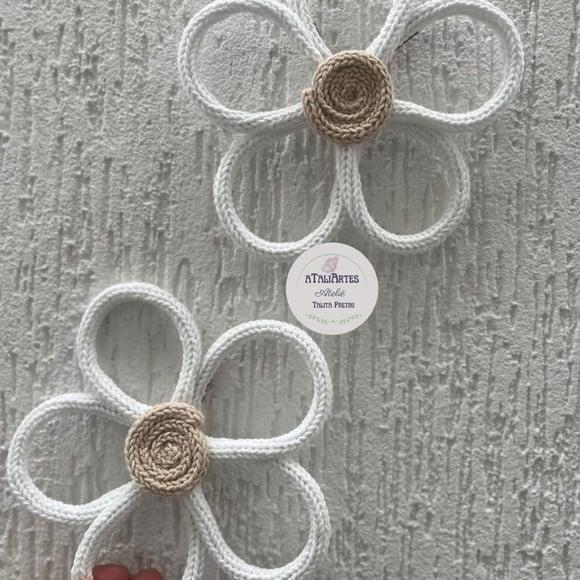 Kit 03 Unidades Flor Decorativa de Parede em Tricotin