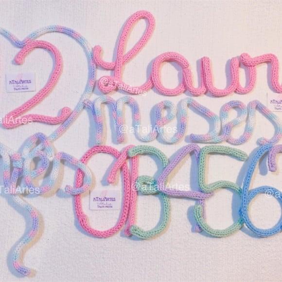 Kit Mêsversário Básico Personalizado em Tricotin com Nome