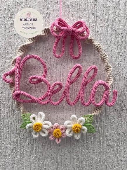 Porta Maternidade Boho Macramê Laço e Flores em Tricotin