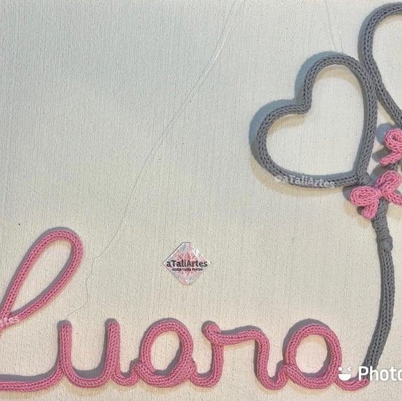Porta Maternidade Nome com Dois Corações Tricotin