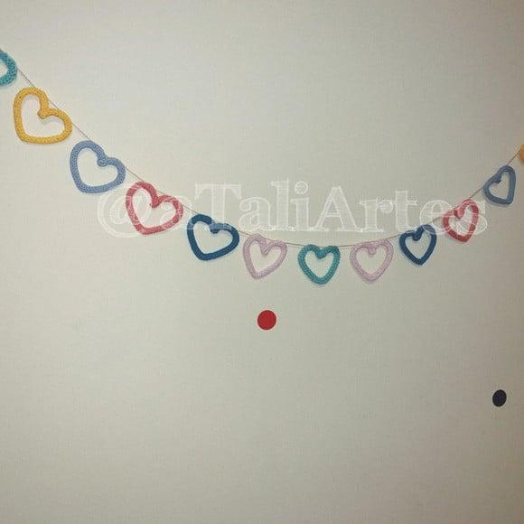 Varal Decorativo Infantil em Tricotin