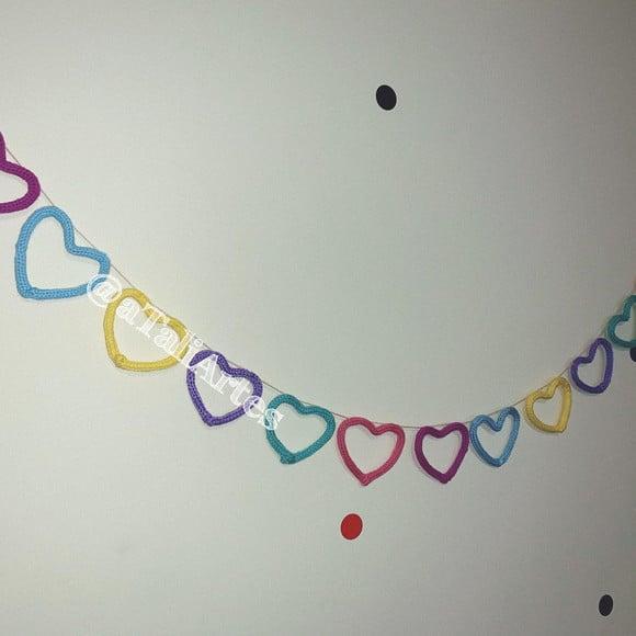 Varal Decorativo Infantil em Tricotin