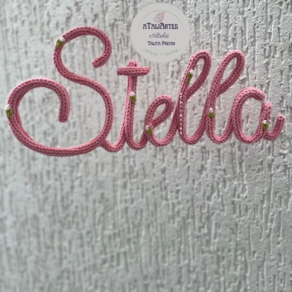 Porta Maternidade Nome personalizado em Tricotin com Bordado - 01