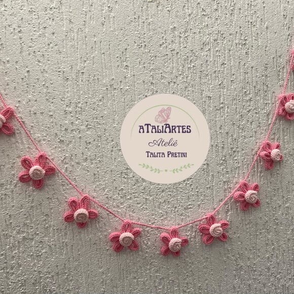 Varal de Flores Decorativas Personalizadas em Tricotin