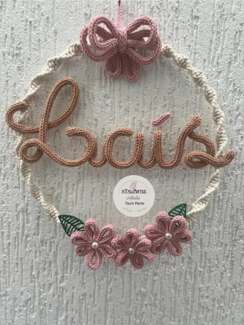 Enfeite de porta maternidade Menina em Alta Macramê com Tricotin