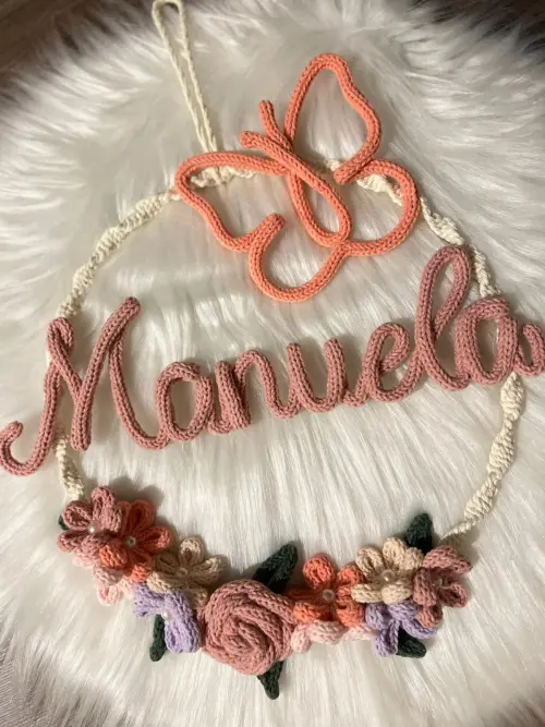 Enfeite de porta maternidade personalizado macramê com tricotin