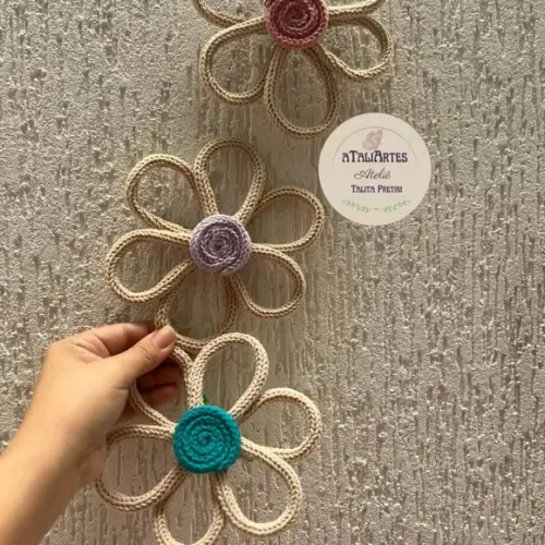 Kit 03 Unidades Flor Decorativa de Parede em Tricotin