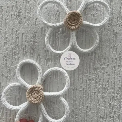 Kit 03 Unidades Flor Decorativa de Parede em Tricotin
