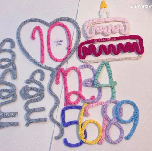Kit Mêsversário Bolo + nome em Tricotin personalizado