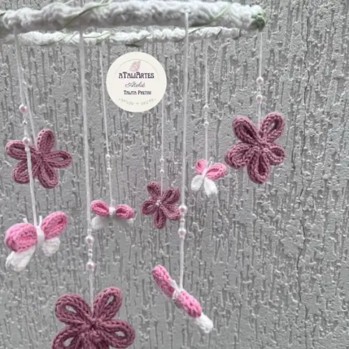 Móbile Borboletas e Flores em Tricotin