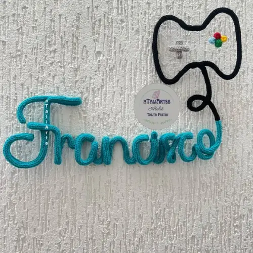 Nome com Controle Remoto personalizado em Tricotin