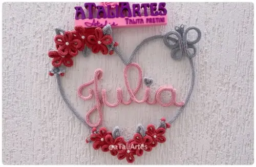 Porta Maternidade Coração Personalizado com Flores Tricotin
